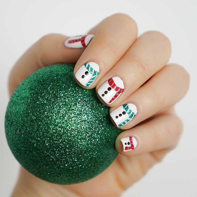 Snowman Scarf Nail Art | Christmas Holiday Manicure | Green Glitter Ornament