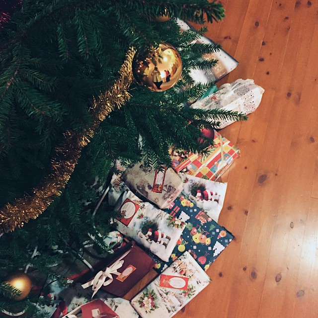 JoulukuusiLahjatKoristeet, gifts, presents, joululahjat, joulu, christmas, christmas gifts presents, joulukuusi, christmas tree, joulu koristeet, christmas decorations, lahjapaketit, presents, wrapping packects, 