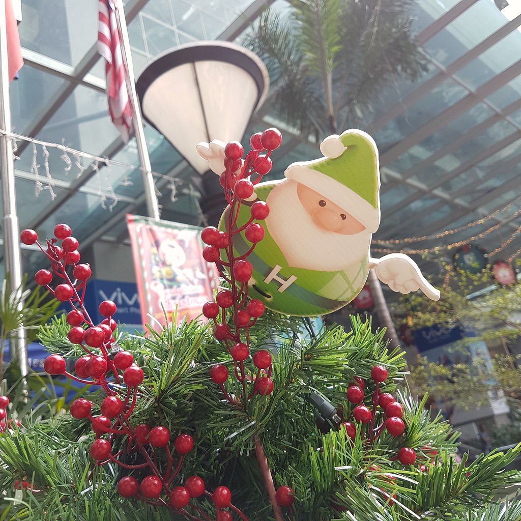 Low Yat Plaza's 2016 Christmas decoration