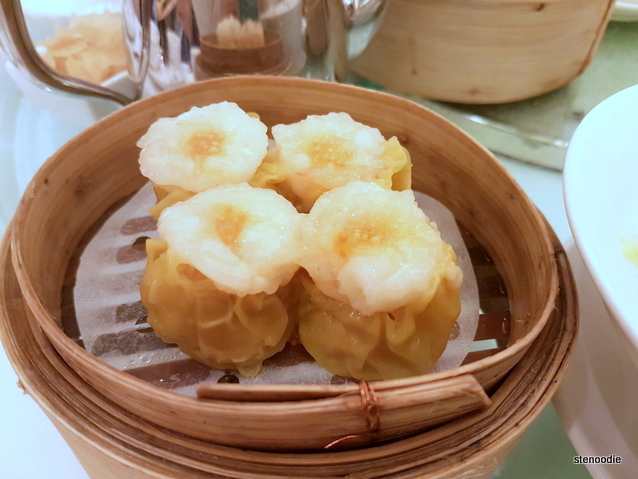  Shrimp and pork dumplings