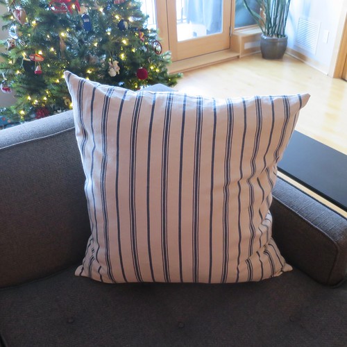 Iron Craft '16 Challenge 25 - Ottomna Slipcover and Throw Pillow.