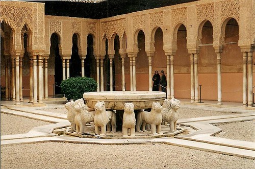 Patio of the Lions in the Alhambra Palace in Granada, Spain (UNESCO ...