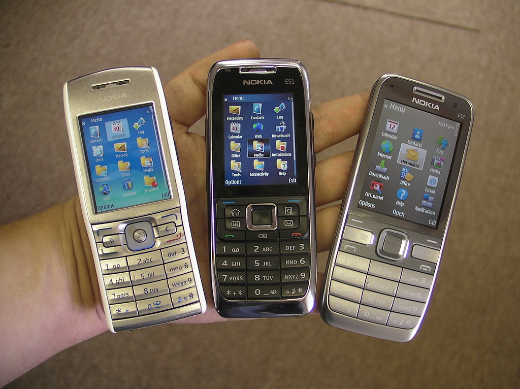 Điện Thoại Nokia e52
