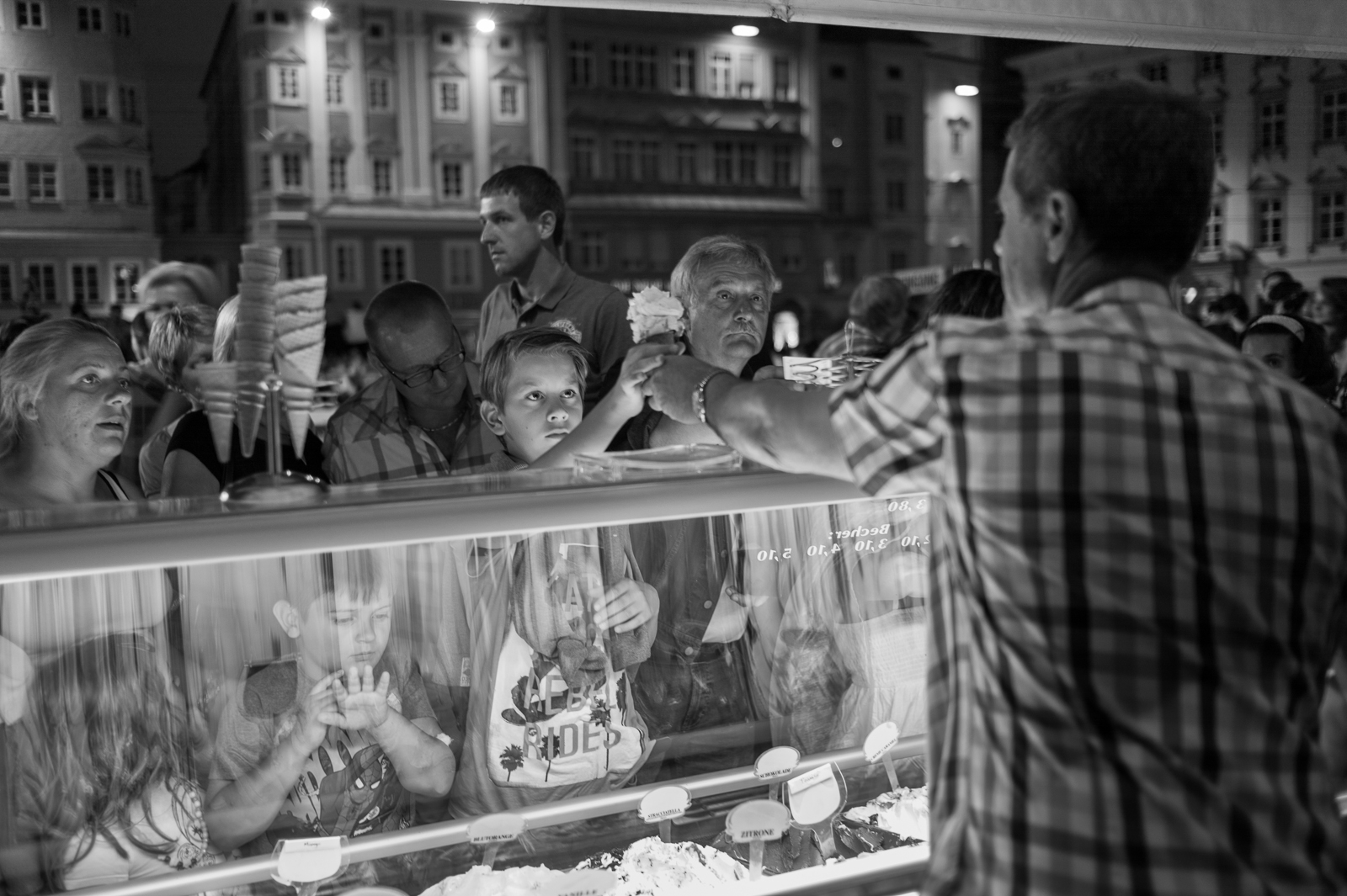 Ice-cream seller - Eisverkäufer