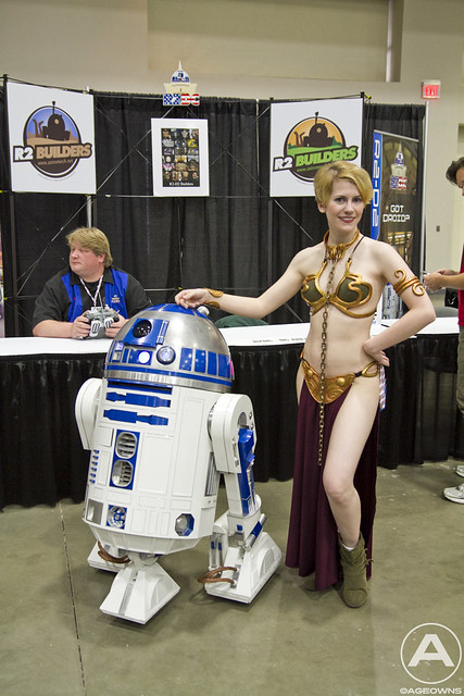 R2-D2 (left) with Slave Leia