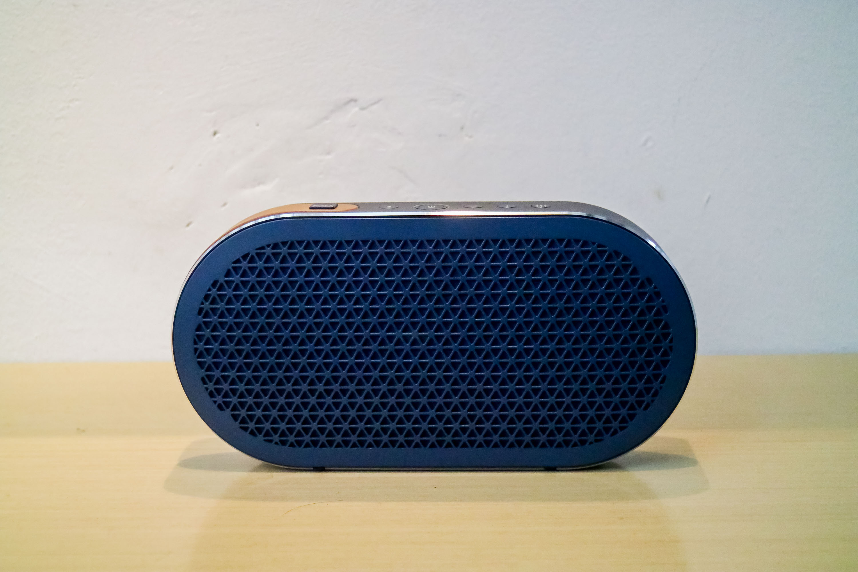 dali-portable-bluetooth-speaker-8