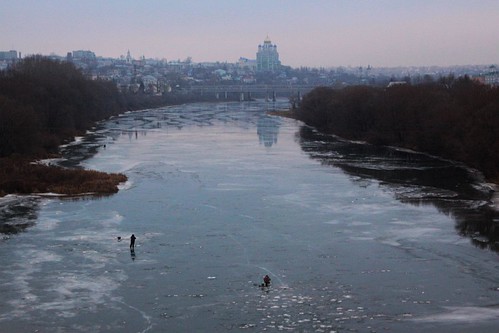 Ice fishing on the Быстрая Сосна (Bystraya Sosna River) at Еле́ц (Yelets)