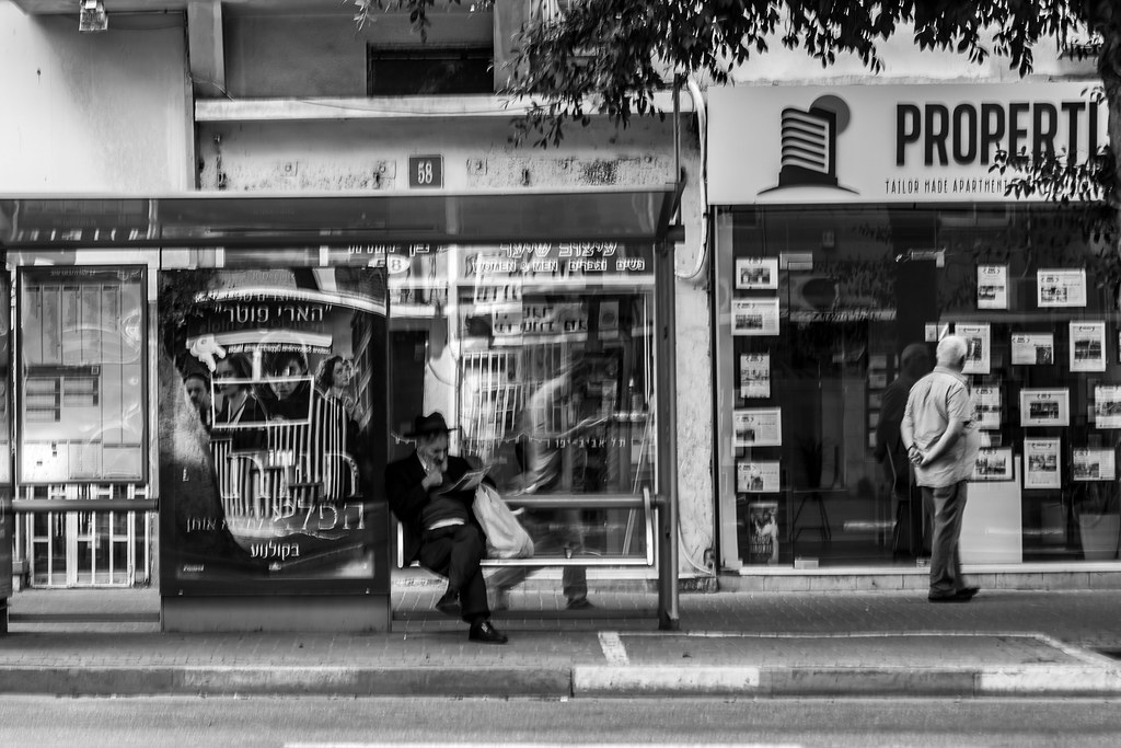Tel Aviv Street Scene-9220