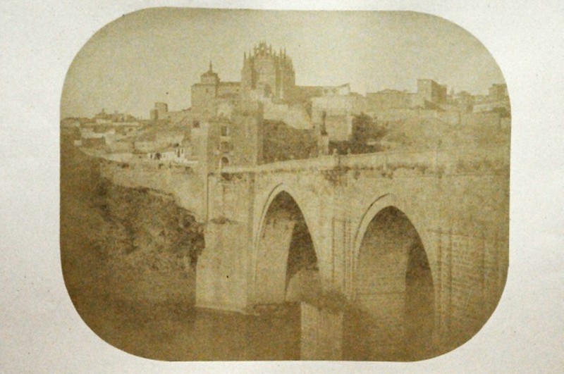 Puente de San Martín en Toledo en 1852. Fotografía de Felix Alexander Oppenheim © Museum für Islamische Kunst, Staatliche Museen zu Berlin
