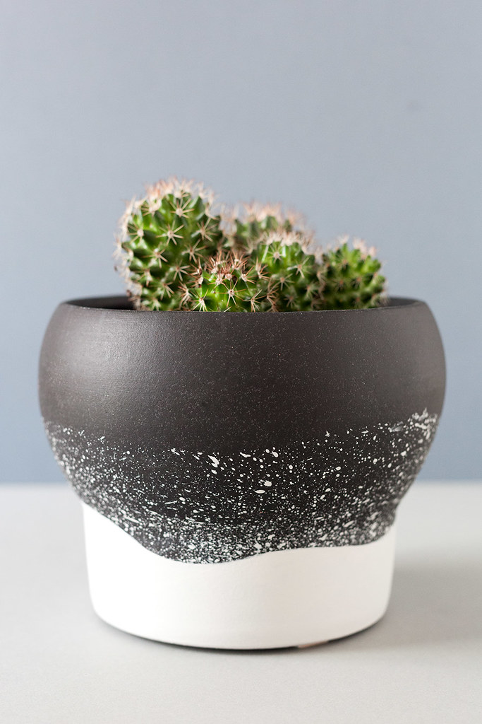 DIY Soporte para plantas minimalista y maceta moteada · DIY minimal plant stand and speckled planter · Fábrica de Imaginación · Tutorial in Spanish