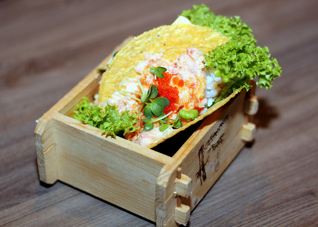 哈娜日本餐厅:龙虾蛋黄酱寿司玉米饼