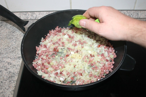 21 - Knoblauch hinzufügen / Add garlic