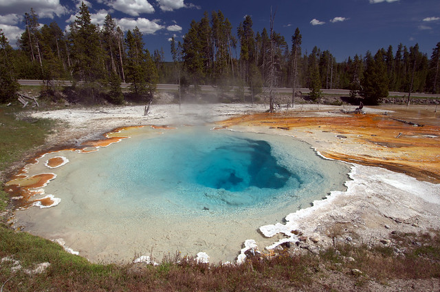 Yellowstone National Park: geysers and hot springs