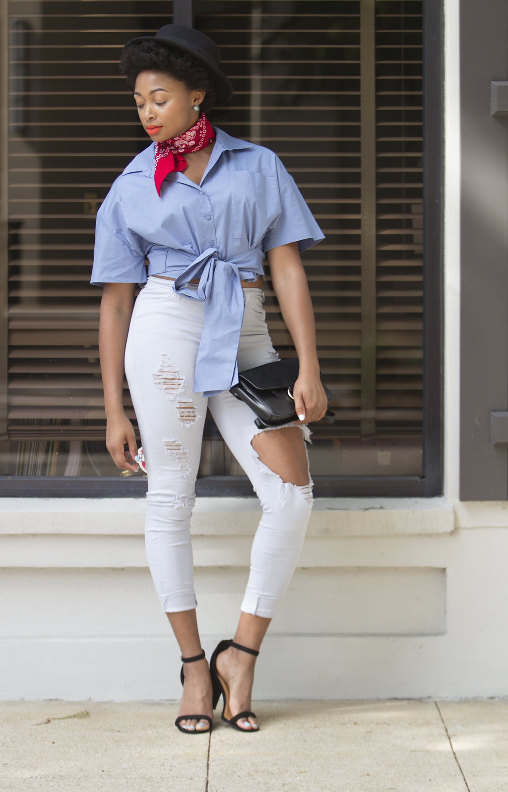 how to wear a boxy button down