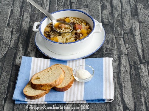 Steckrüben-Suppe mit Graupen, Kasseler und Backpflaumen (2)