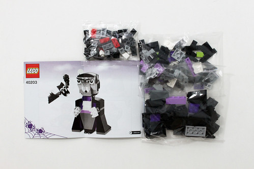 LEGO Seasonal Halloween Vampire and Bat (40203)