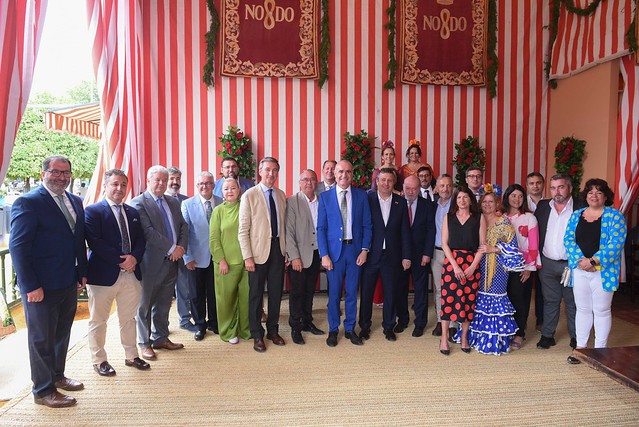 05-040522 Recepción a los alcaldes de la provincia en la Caseta Municipal del Real de la Feria