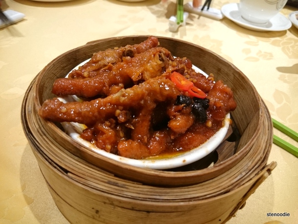 Steamed Chicken Feet with Special Sauce