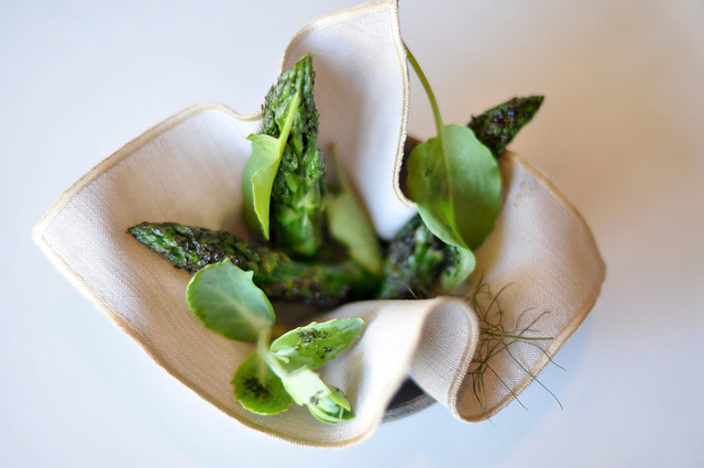Restaurant Noma: Grillet asparges med myrepasta