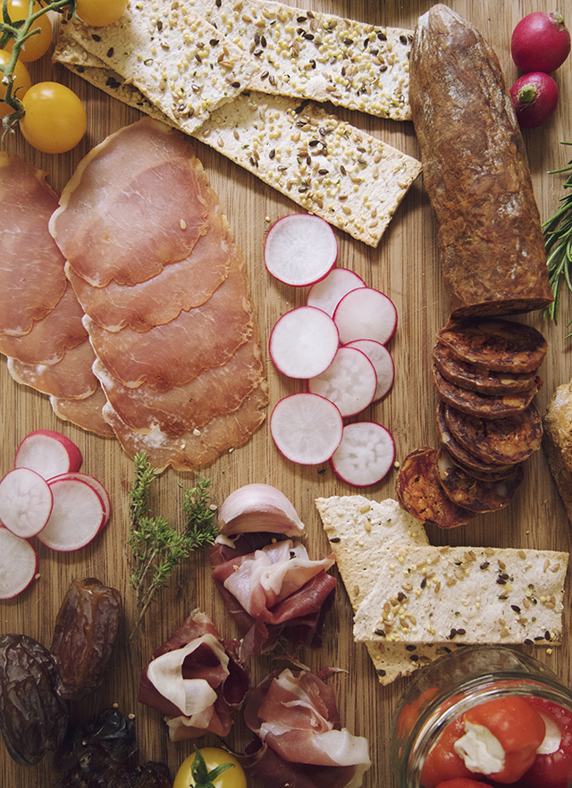 How To Build The Perfect Charcuterie Sharing Platter.