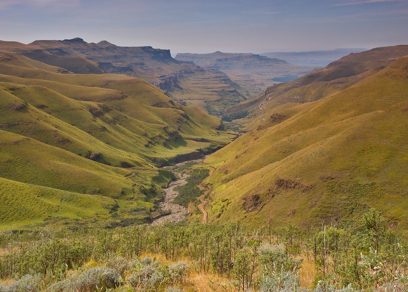 Por el norte de SUDÁFRICA. Montañas, playas, fauna y sus gentes - Blogs de Sudáfrica - Hacia las alturas del Sani Pass y las montañas de Lesotho (4)