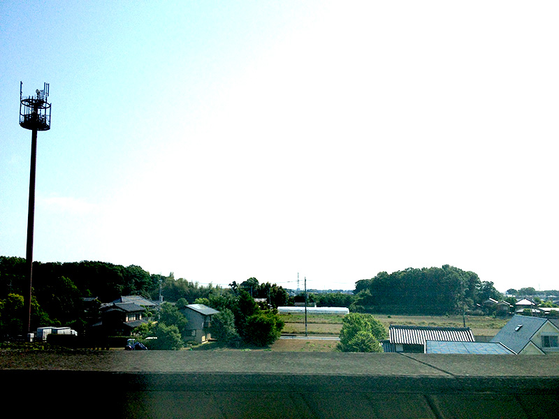 軽井沢へ向かう途中の北陸新幹線の車窓から