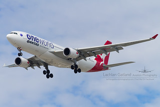 Qantas A330-202 VH-EBV
