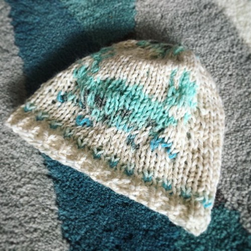 Another #ravellenics2016 project off the needles. Poor contrast but it is a colorwork Blue Crab, a nod to my Chesapeake Bay roots. I used Sirdar Crofter for the crab because it is true to the blue-green color the "beautiful swimmers" are in nature. #savet