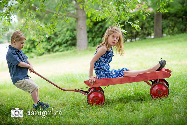 Candid, playful portraits of kids and families by Ottawa photographer Danielle Donders