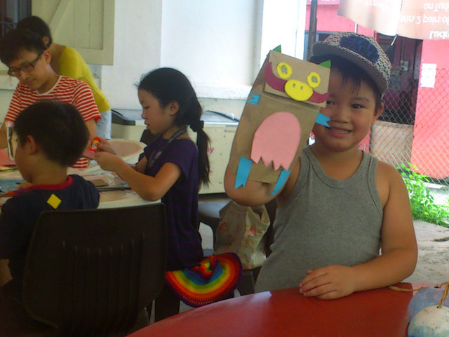 Ubin's Animal Puppet workshop for children and families by Jacquelyn Soo