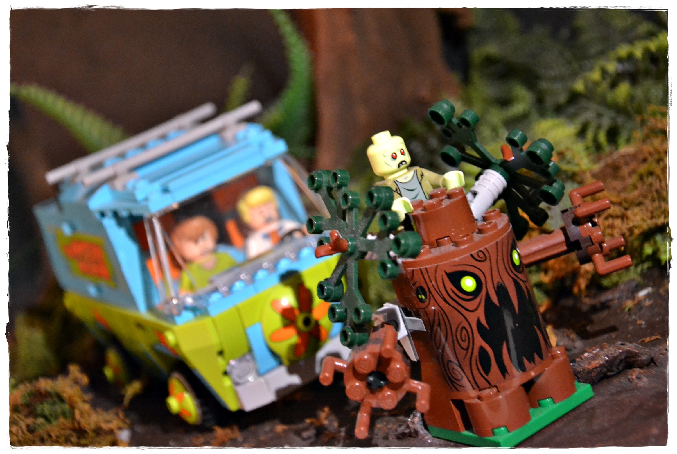LEGO Scooby Doo - Mystery Machine & Mummy Mystery Museum sets