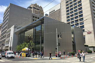 Apple Store - San Francisco Store corner