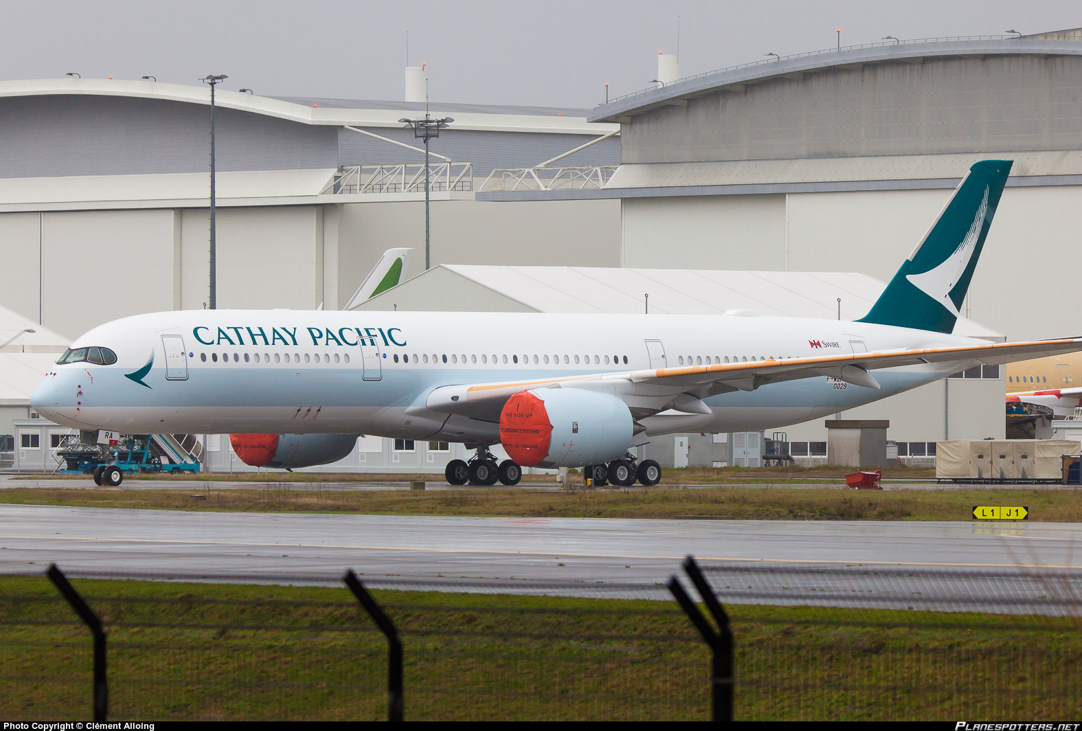 f-wzfx-cathay-pacific-airbus-a350-941_PlanespottersNet_681479
