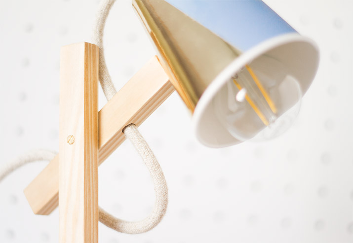 DIY Wood Lamp · DIY lámpara de madera · Fábrica de Imaginación