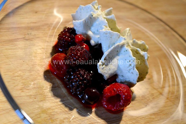 Fruits Rouges & Jus avec Crème de Basilic Menthe © Ana Luthi Tous droits réservés 07