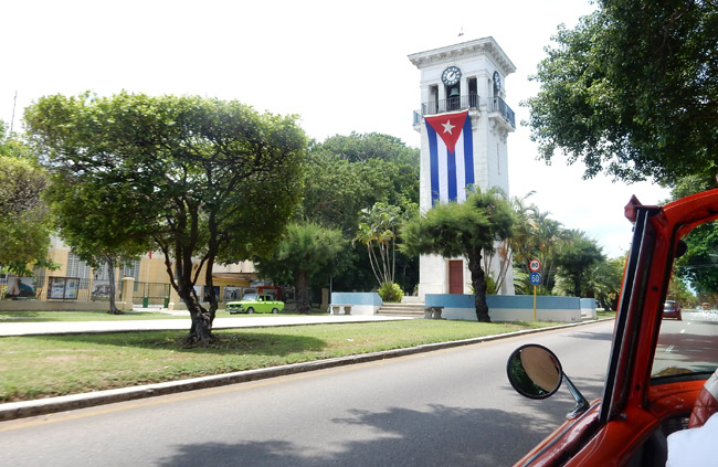 monument flag cuba classic car tours