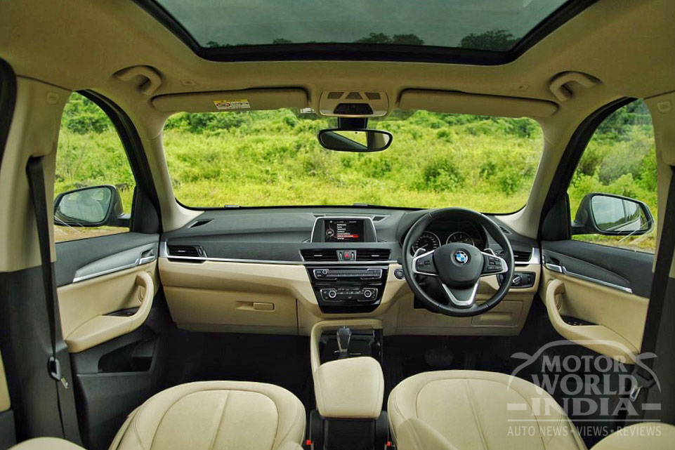 2016-BMW-X1-Interior-Dashboard (5)