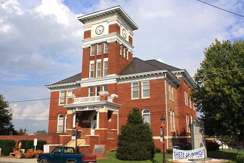 Monroe County Courthouse - Madisonville, TN