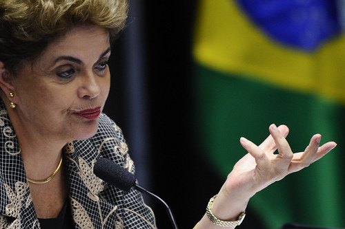 Resultado de imagem para Dilma furou fila do INSS para se aposentar um dia depois do impeachment