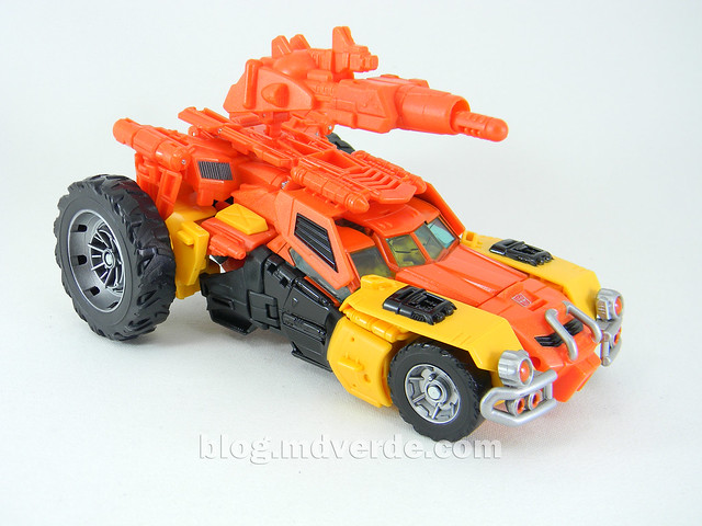 Transformers Sandstorm Voyager - Transformers Generations Takara - modo automóvil