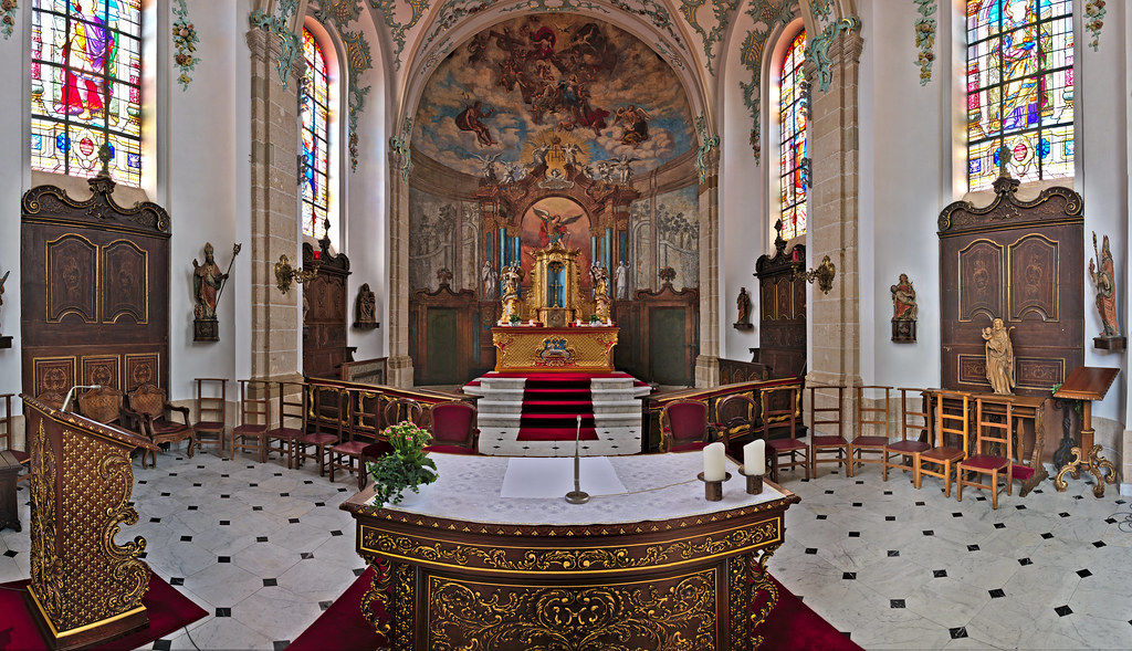 Cœur de l'église de Mondorf au Luxembourg 28648663610_38dfe46a79_b