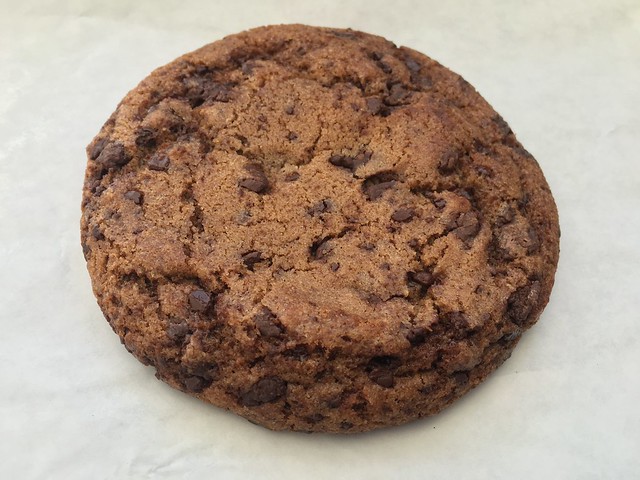 Dark chocolate chip cookie - Coffee Mission