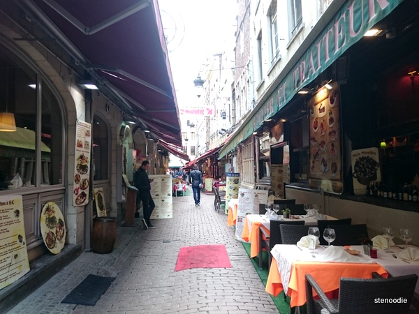  Alley way in Brussels full of restaurants