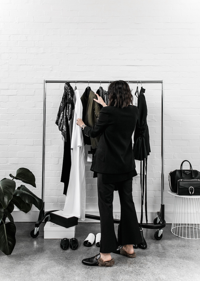 minimal workspace office interiors inspo fashion blogger modern legacy larsson jennings all black style (19 of 20)