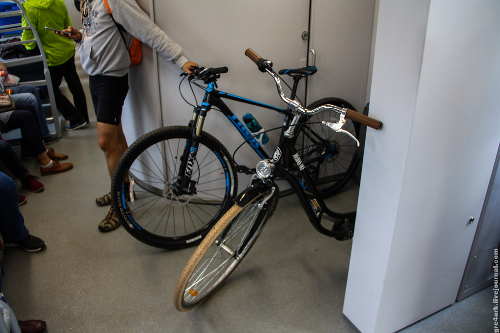 Первый рабочий день городской электрички: проверка велосипедом 