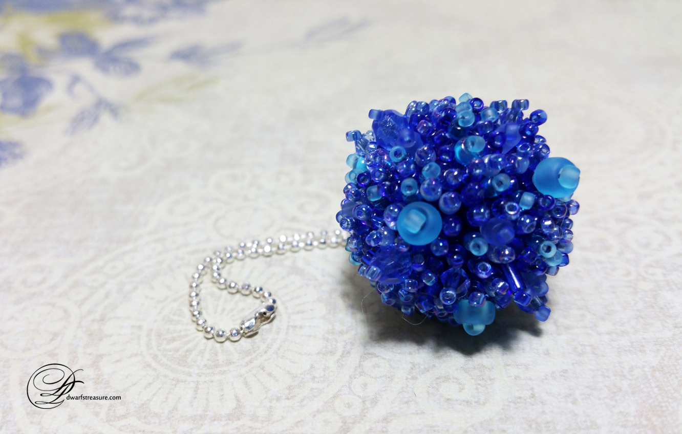Fashion chic Sapphire glass bead custom ball pendant