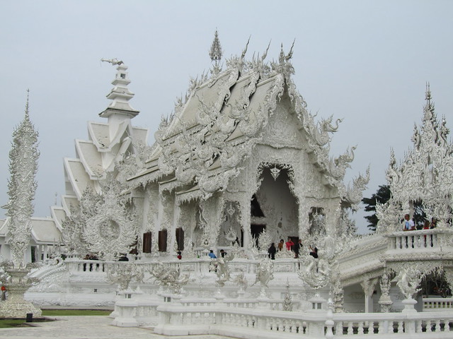 White Temple (Wat Rong Khun) on road North