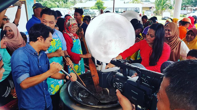 Gotong-Royong Membuat Dodol Di Kampung Paya Luas, Temerloh, Pahang
