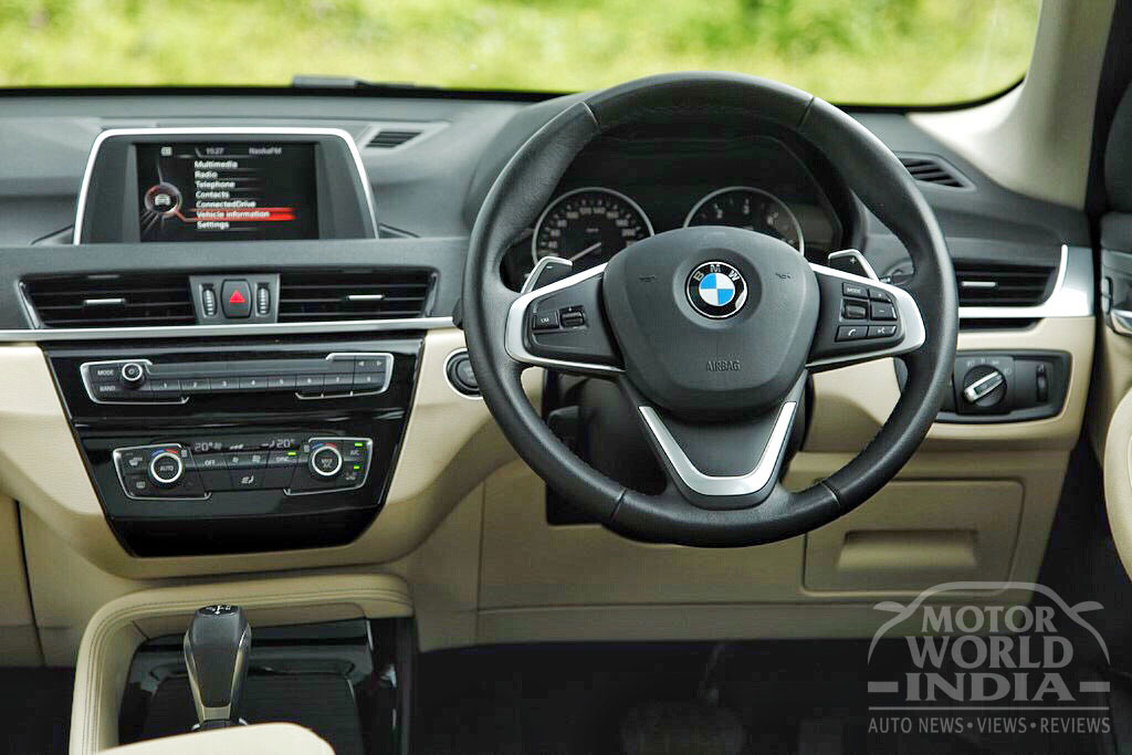 2016-BMW-X1-Interior-Dashboard (12)