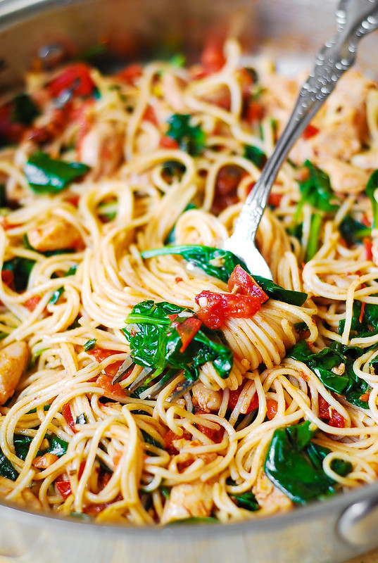 chicken pasta, chicken spaghetti, chicken and veggie spaghetti, pasta recipe